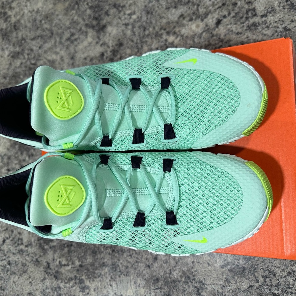 Nike metcon 4 Mint Green Athletic Sneakers with Neon Accents